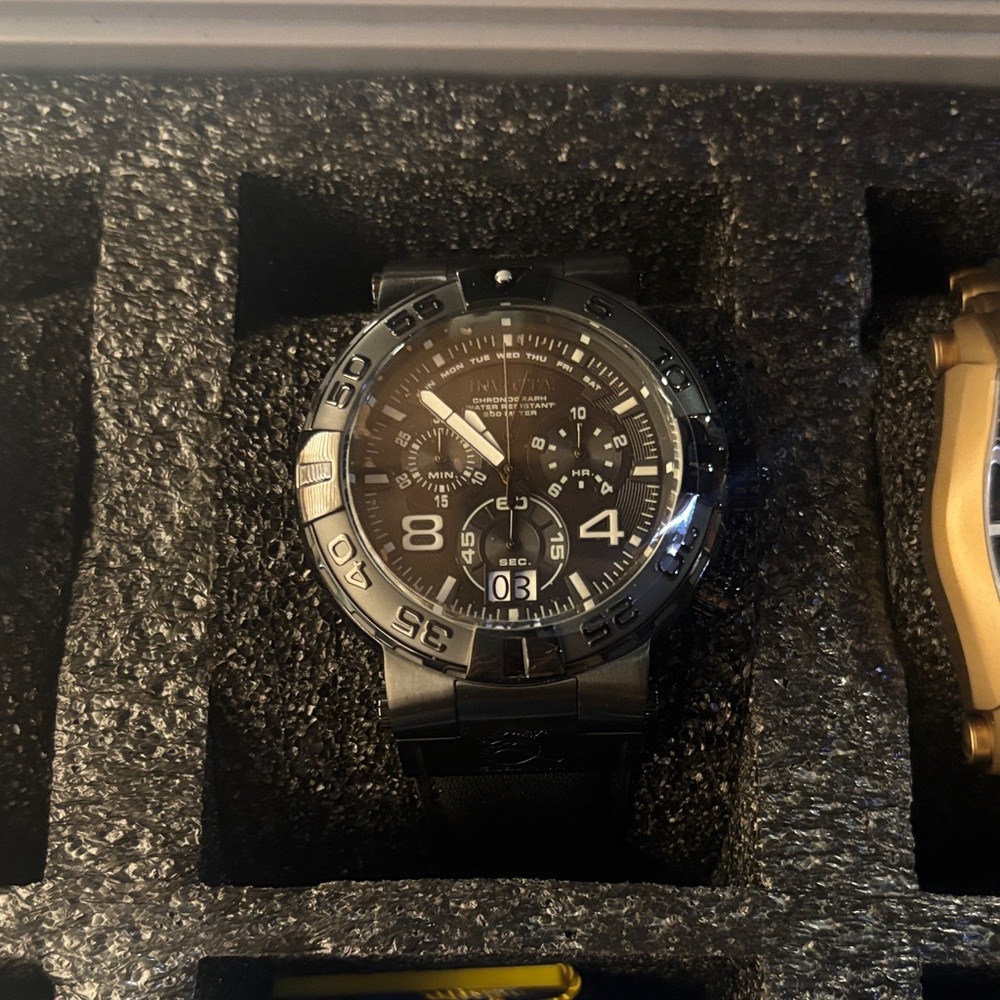 Invicta Subaqua 32625 52mm Swiss Quartz Bold
